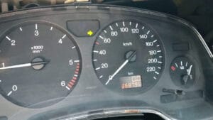 Achat d'une voiture d'occasion : le top 15 des critères à ne pas négliger ! 5 Bloc complet compteur kilométrique et compte tours