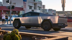 Le Tesla Cybertruck est prêt pour la recharge sans fil