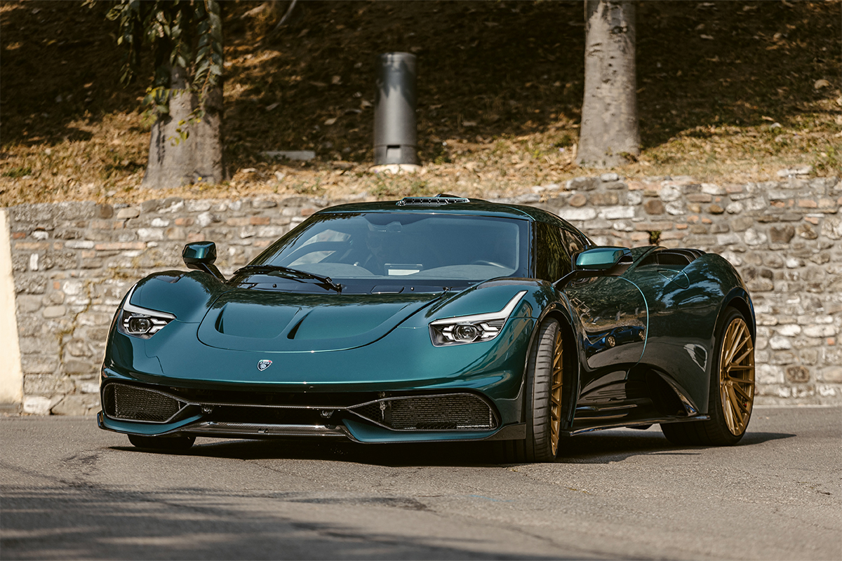 ARES S1 Gullwing, Une élégance renforcée.
