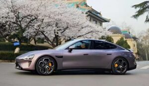 Le patron de Xiaomi relie Pékin à Shanghai avec sa première voiture électrique