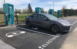 Bornes de recharge : une nouvelle offre pour les flottes électriques des entreprises chez Electra