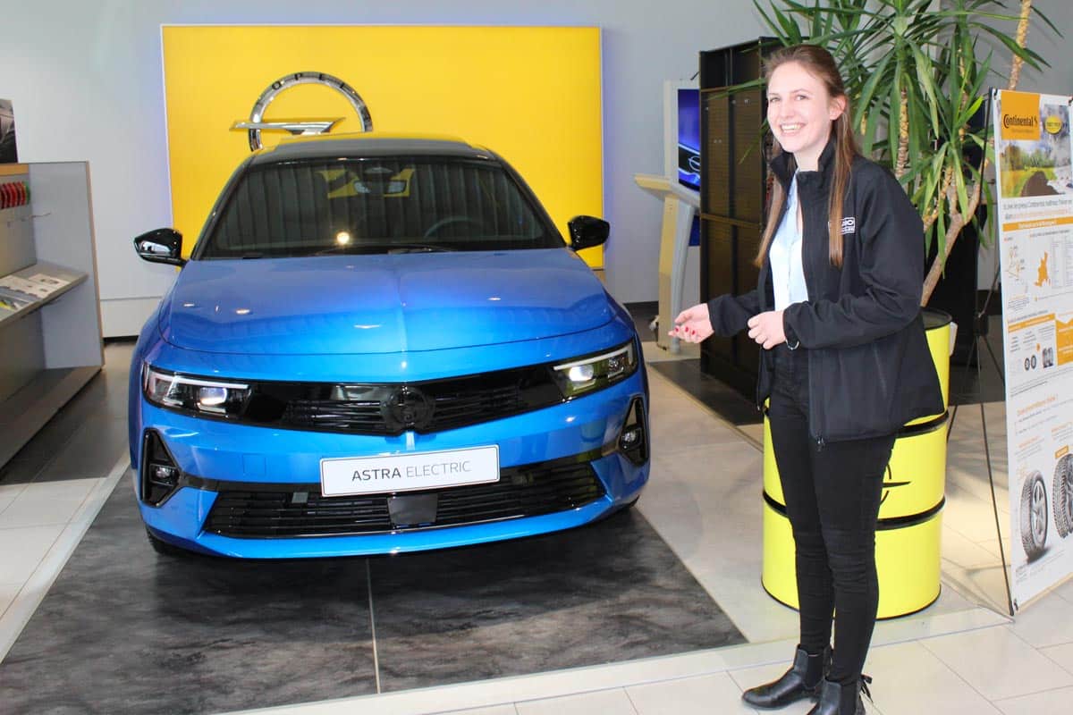 Automobile Vendeur - Mode d'emploi idéal pour voitures électriques: Un exemple à suivre 1 A la concession Opel de Rennes