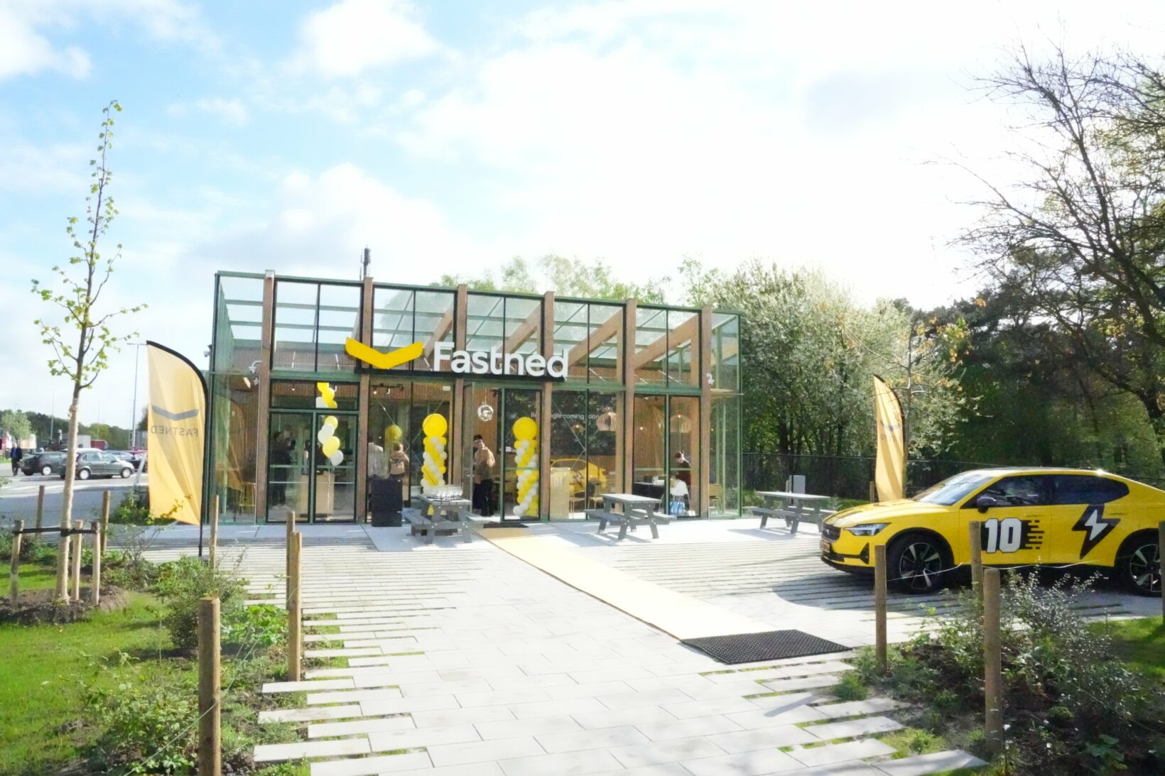 Fastned inaugure sa première boutique près d'une station de recharge rapide 1 Fastned inaugure sa premiere boutique pres dune station de recharge