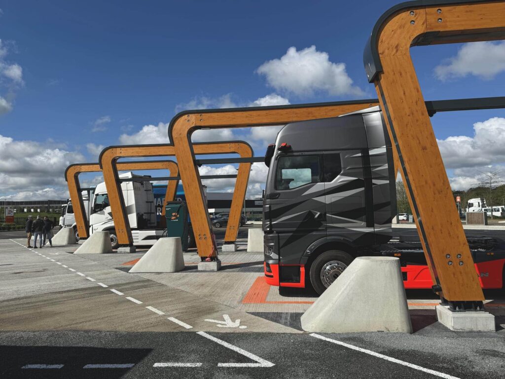 Milence annonce nouveau site de recharge pour camions électriques près de Perpignan 50 Camions électriques : Milence annonce un nouveau site de recharge près de Perpignan