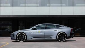 Recharge record : 320 km d’autonomie gagnés en 10 minutes, l’exploit de cette voiture électrique suédoise