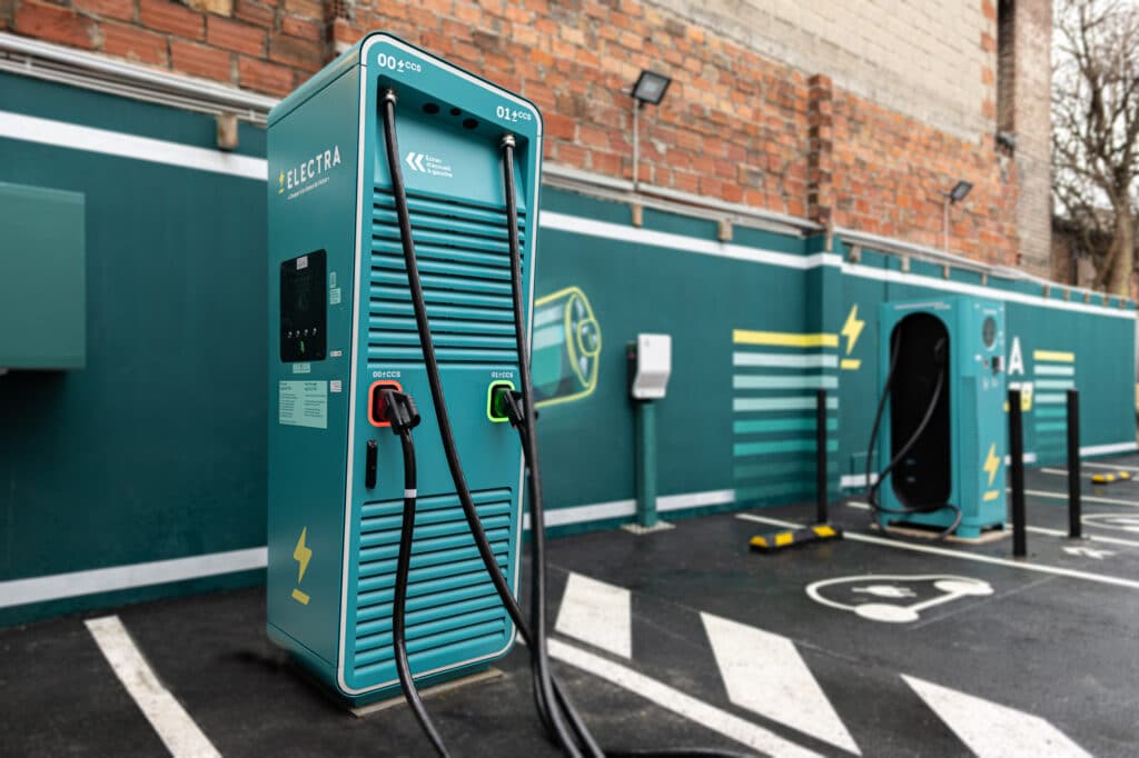 Part à La Conquête De La Belgique : Electra Et Les Bornes De Recharge 48 Bornes de recharge : Electra part à la conquête de la Belgique