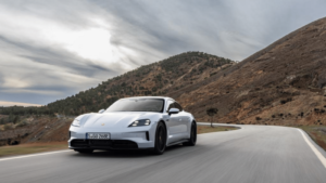 La voiture électrique met le feu chez Porsche