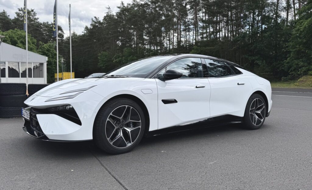 Essai exclusif : Recharge Lotus Emeya de 10 à 80 % en 14 minutes (presque) 160 Exclusif – Lotus Emeya : nous avons assisté à une recharge de 10 à 80 % en 14 minutes (enfin presque)