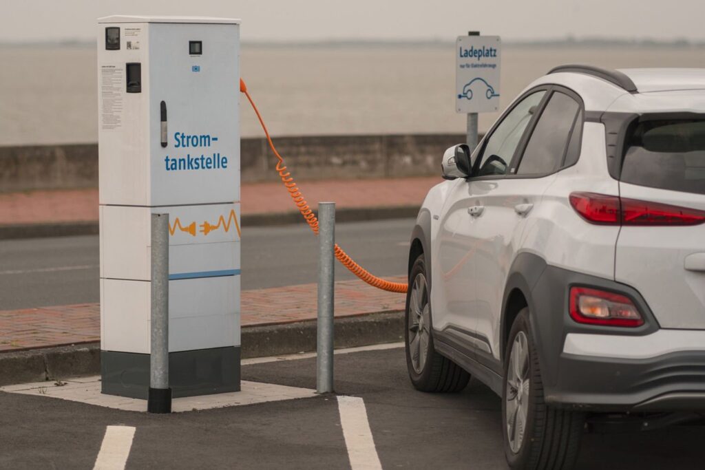 Chute libre des prix voitures électriques occasion 6 Charge Voiture Electrique