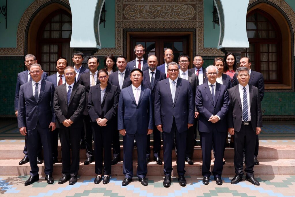 Le Chinois choisit le Maroc pour sa nouvelle usine de batteries 52 Le Maroc plutôt que l’Europe : ce chinois a fait son choix pour implanter sa nouvelle usine de batteries