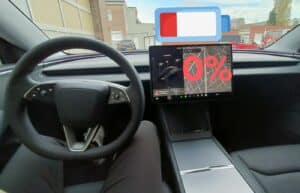Une Tesla peut continuer à rouler même à 0 % de batterie : découvrez pourquoi