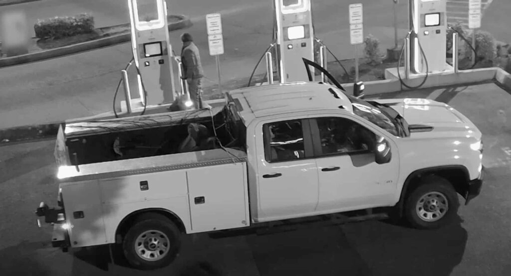 Voleurs de câbles: chaos dans stations de recharge US 159 Vidéo – Les voleurs de câbles sèment la pagaille dans les stations de recharge aux États-Unis