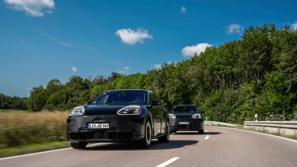Le tout électrique avec le Porsche Cayenne, ce n'est pas pour tout de suite 25 Avec le Porsche Cayenne, le tout électrique n’est pas pour tout de suite