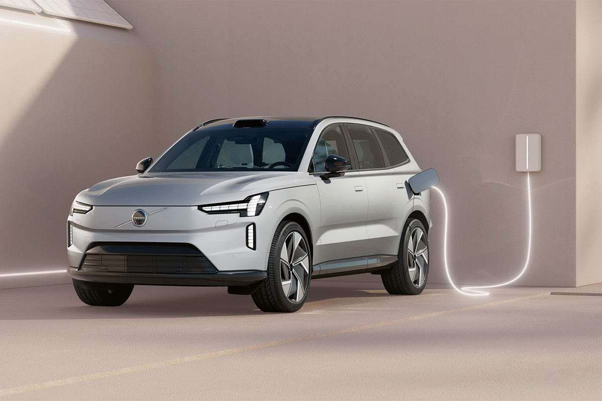 L'électrification automobile: la Chine et Cadillac en France, Ford F-150 Lightning SuperTruck 8 Volvo