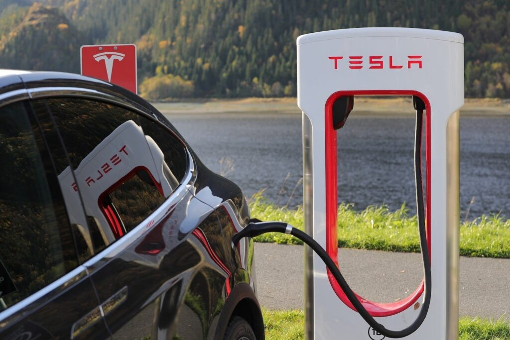 Voitures électriques : y aura-t-il assez de bornes pour tous les Français en 2025 ? 27 Tesla Superchargeur