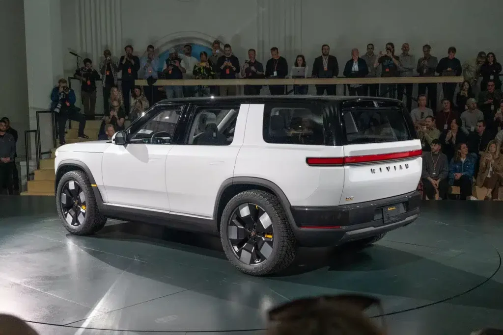 Arrêtez de copier le Tesla Model Y, Rivian ! 106 Rivian : “arrêtez de copier le Tesla Model Y !”