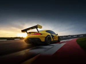 Xiaomi SU7 Ultra : cette nouvelle version (très) sportive peut-elle battre la Porsche Taycan ?