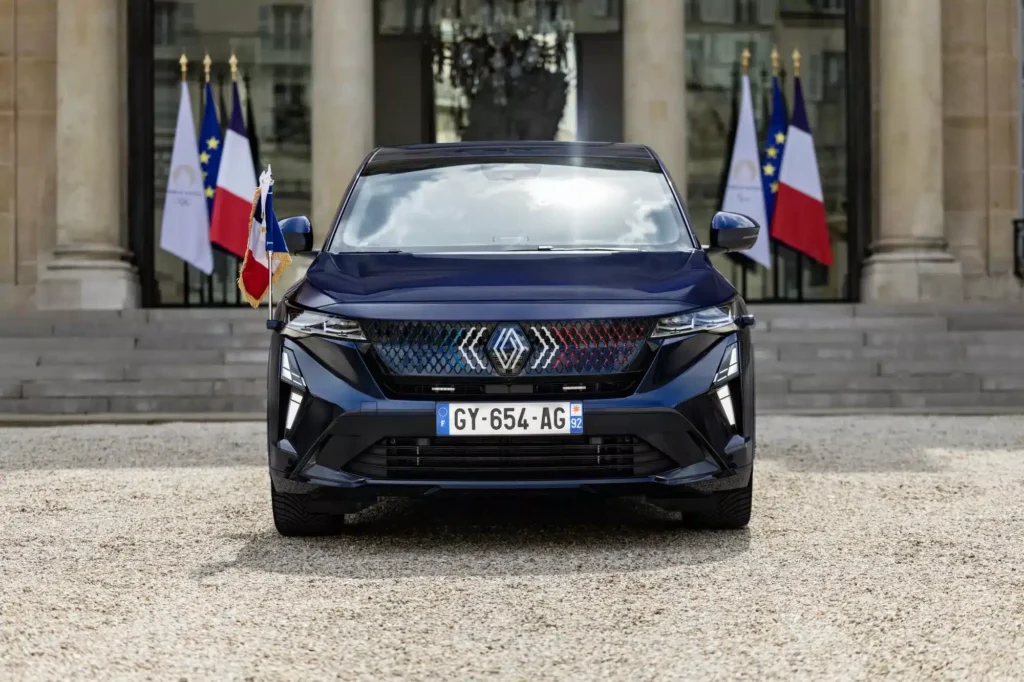 Le nouveau SUV hybride de Renault : voiture officielle du Président de la République 32 Ce nouveau SUV hybride de Renault devient la voiture officielle du Président de la République