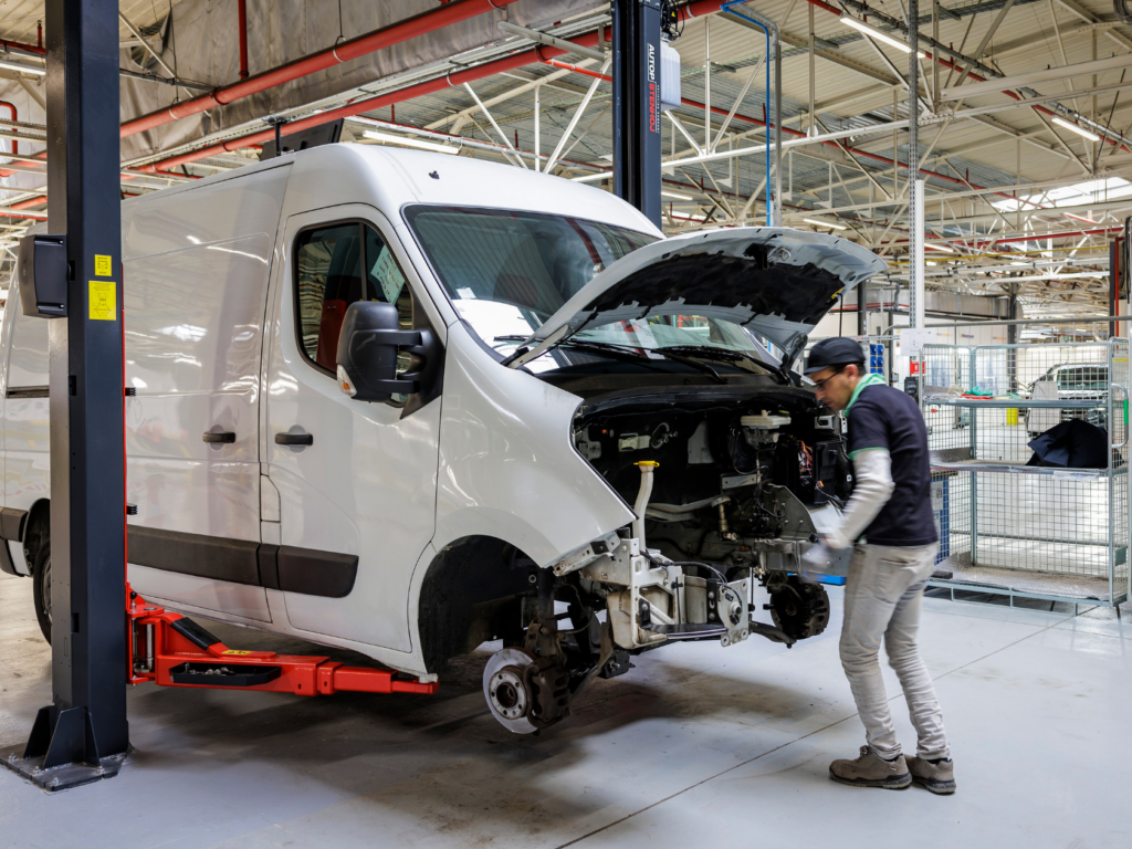 Renault Master III : version rétrofitée des utilitaires électriques 83 Utilitaires électriques – Le Renault Master III est désormais disponible en version rétrofitée