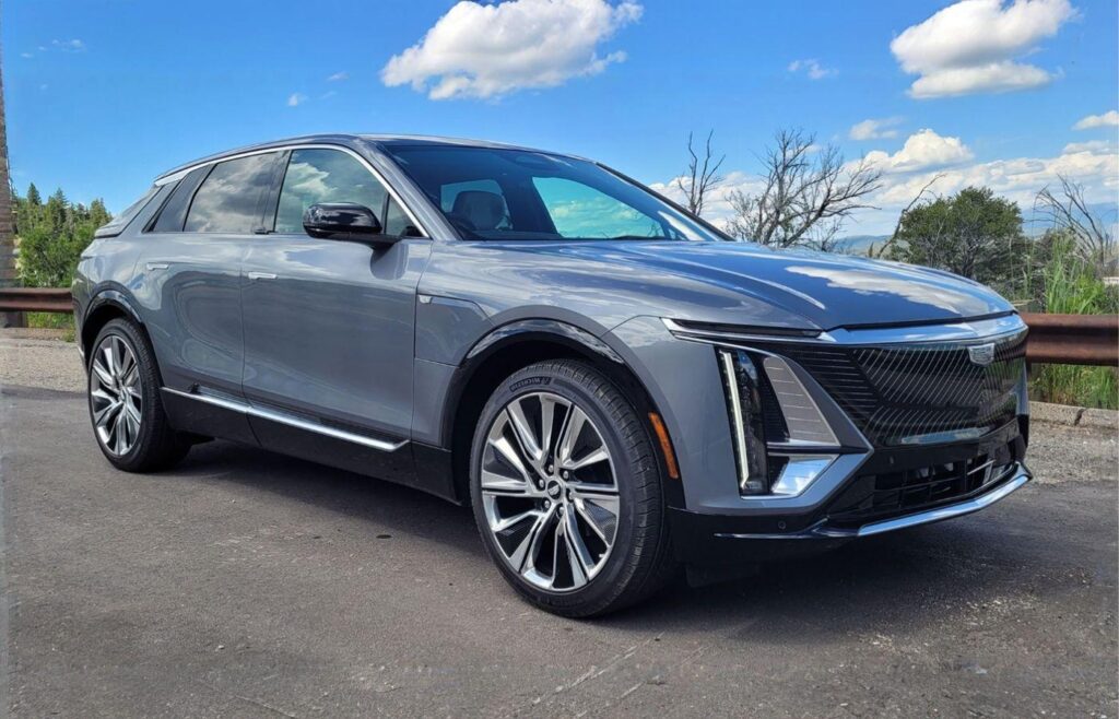 La Cadillac électrique débarque en France 30 La démesure américaine débarque en France avec la nouvelle Cadillac électrique