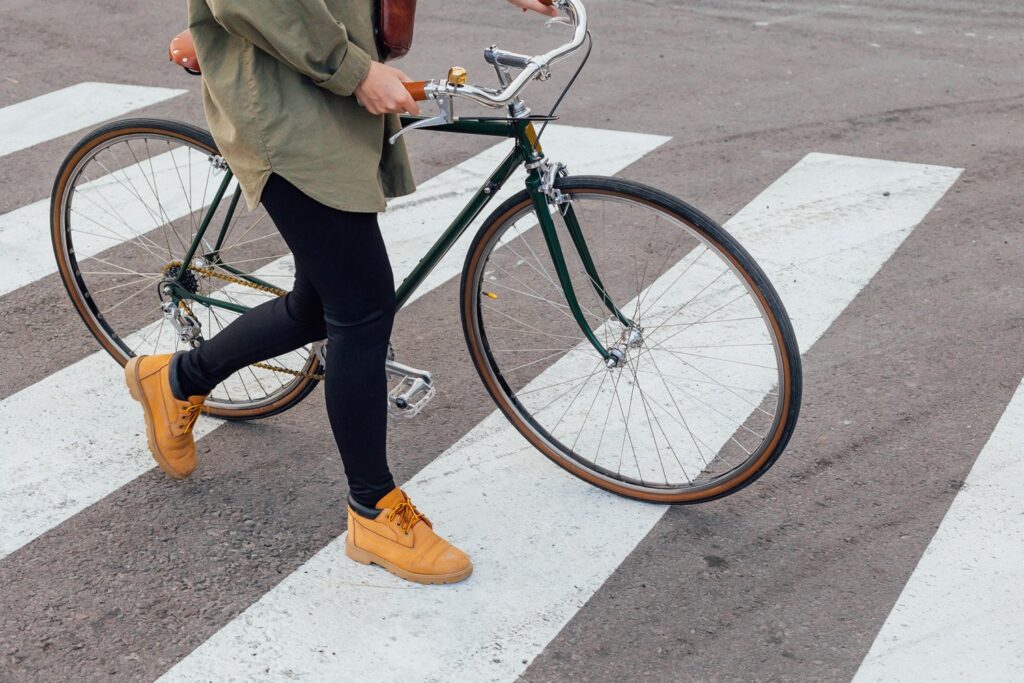 Passage piéton : faut-il un cycliste descendre du vélo ? Ce que Code route dit 39 Cycliste Passage Pieton