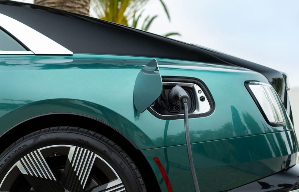 Le constructeur européen : pari gagnant de la voiture électrique : ventes records 68 Ce constructeur européen fait le pari gagnant de la voiture électrique et enregistre des ventes records