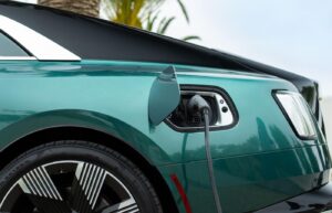 Ce constructeur européen fait le pari gagnant de la voiture électrique et enregistre des ventes records