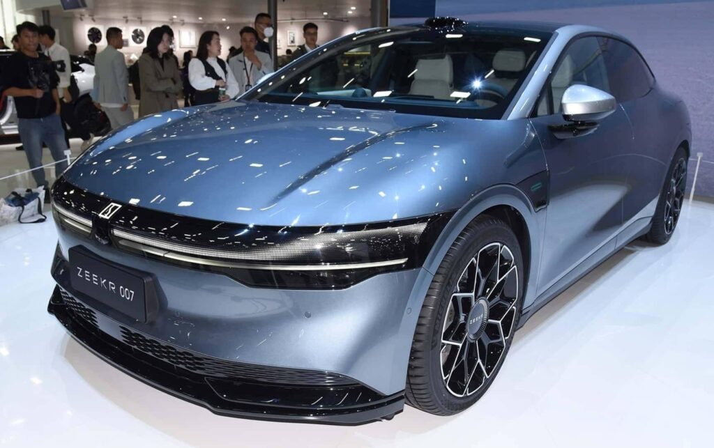 Voiture électrique recharge Tesla en moins d'une heure 2 Cette voiture électrique peut recharger intégralement une Tesla en moins d