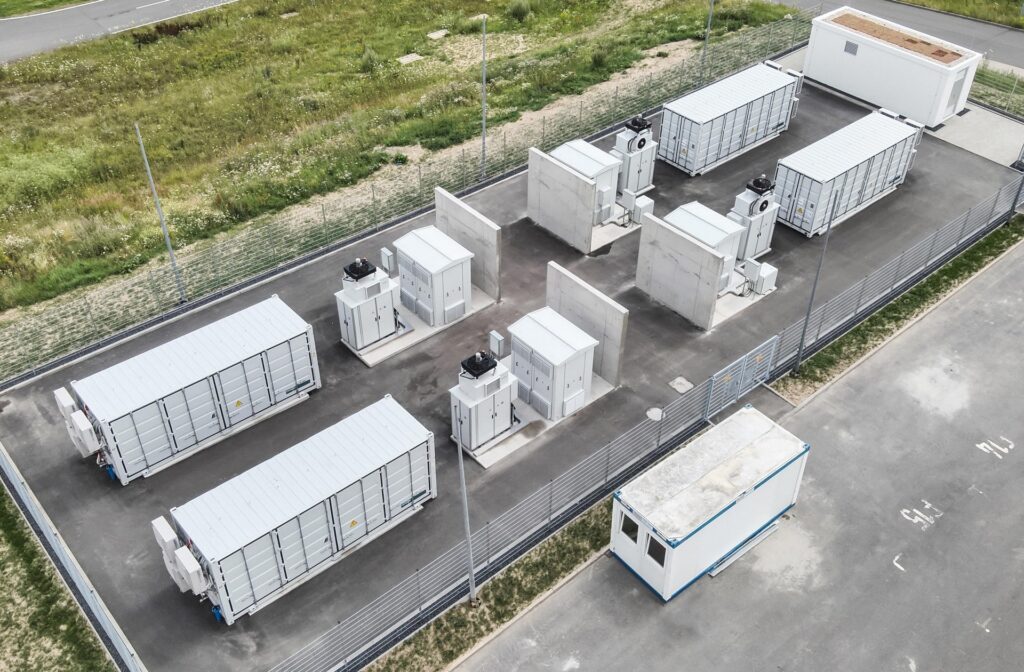 Porsche alimente l'usine de Leipzig avec des batteries de Taycan. 14 Porsche alimente son usine de Leipzig en réutilisant des batteries de Taycan