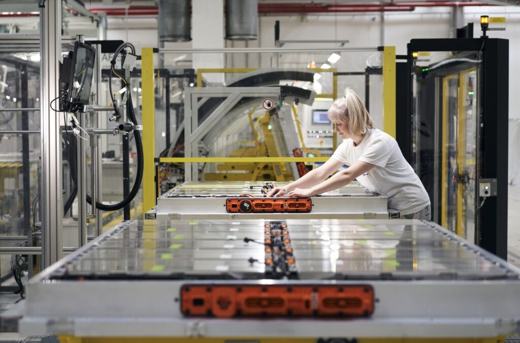 Coût batteries voitures électriques baisse 90 % en 15 ans 42 En 15 ans, le coût des batteries des voitures électriques a baissé de 90 % !