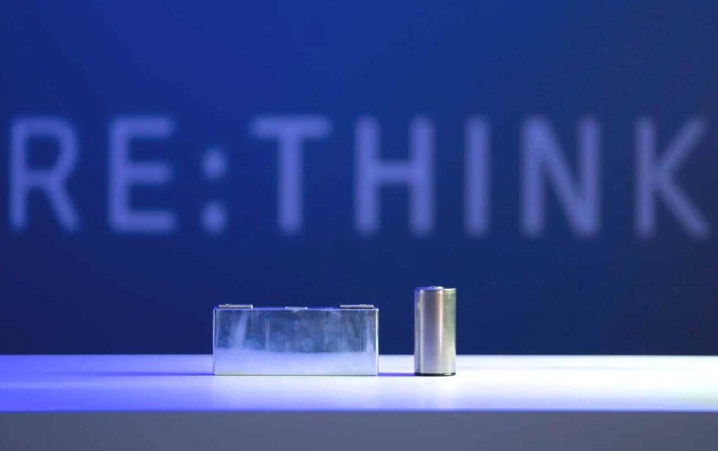 Voiture électrique BMW : nouvelle batterie déclassse Tesla 37 BMW et sa nouvelle batterie pour voitures électriques laisse Tesla dans le rétroviseur