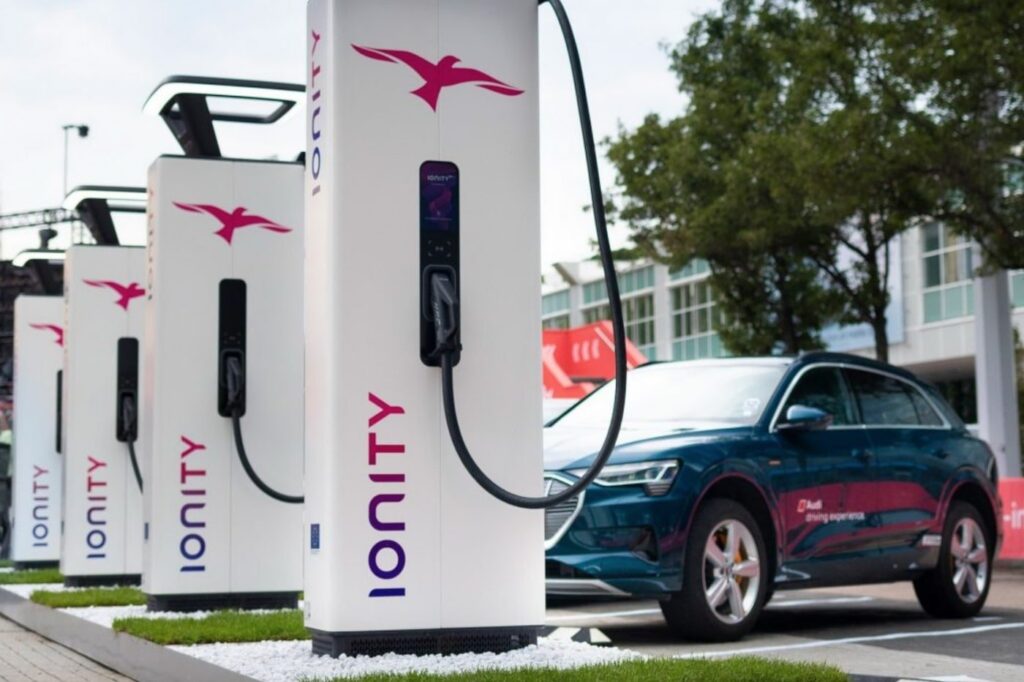 Augmentation du prix des recharges pour voitures électriques 120 Ionity borne recharge