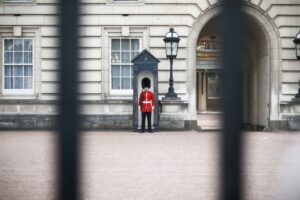 Au Royaume-Uni, le roi Charles III souhaite électrifier l’ensemble de la flotte royale