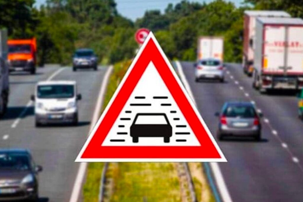 Signification panneau étrange rouge et blanc routes 2025. 24 Panneau Route Traits