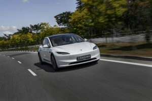 Tesla augmente le prix de sa Model 3 tout en supprimant des équipements