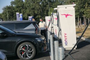 Bonne nouvelle : il y a enfin nettement moins de bornes de recharge rapides en panne
