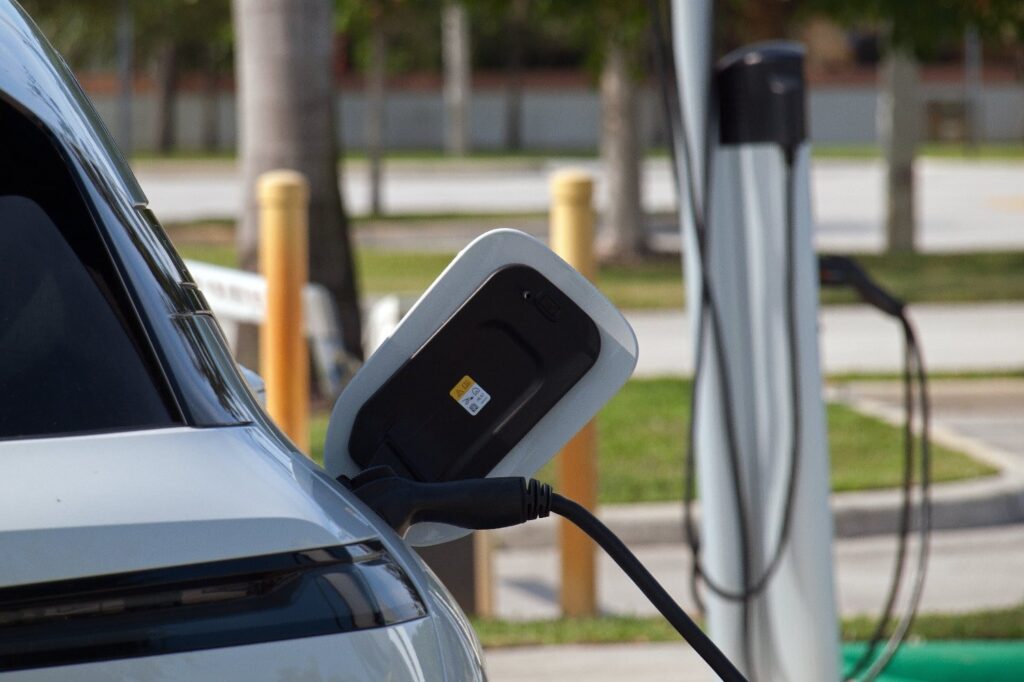 Voiture électrique en Europe : recul de 43,9%, mais qu'est-ce qui se passe ? 196 Ev Charge Min
