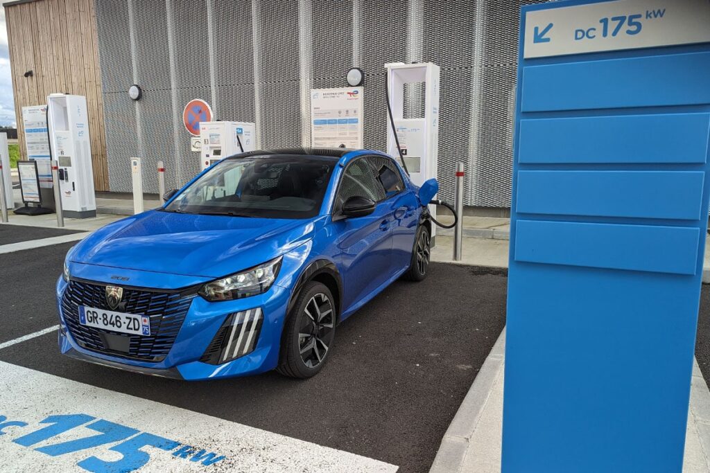 Conducteurs voitures électriques catégoriques : très satisfaits 38 Les conducteurs de voitures électriques sont catégoriques : ils en sont très satisfaits