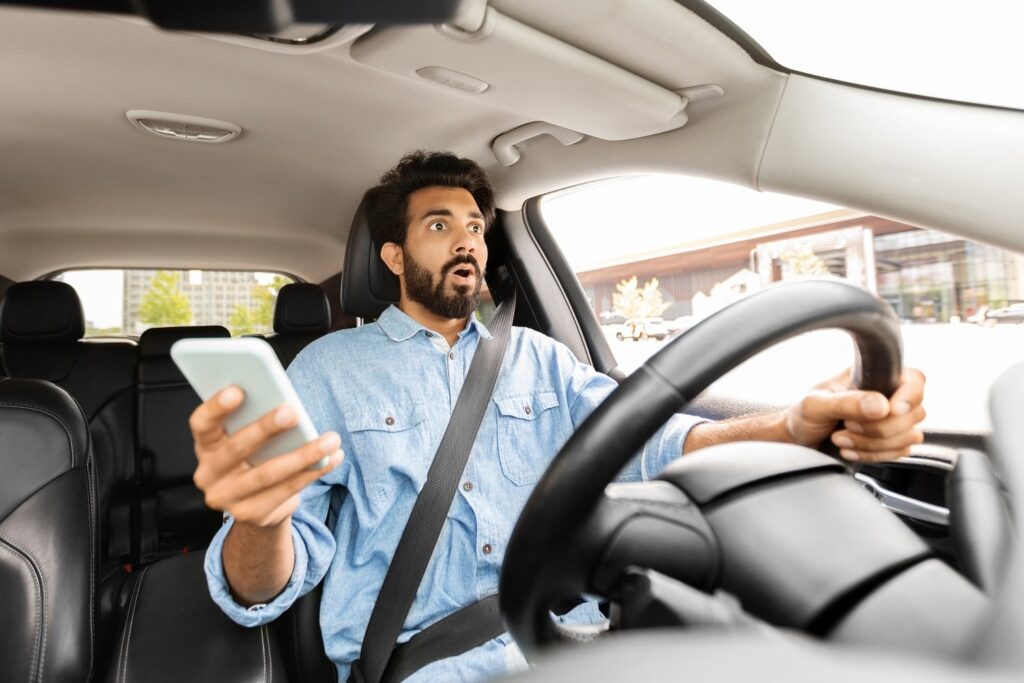 Finir avec le téléphone au volant : une solution des chercheurs. 32 téléphone au volant