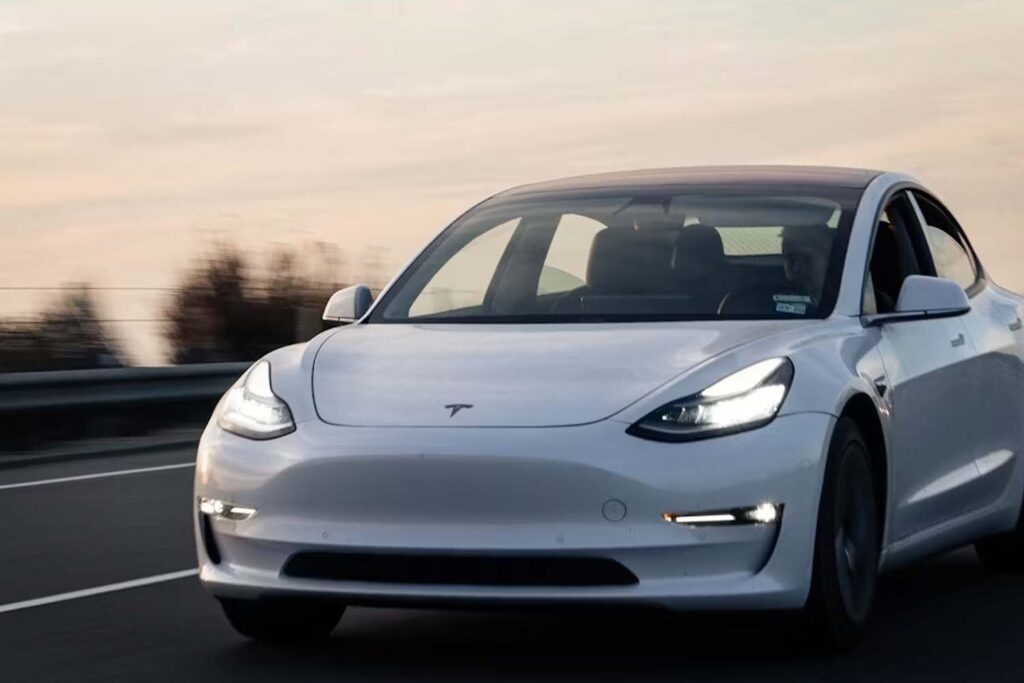 Baisse imminente des prix des Tesla et des voitures électriques chinoises 38 Tesla Unsplash Carter Baran