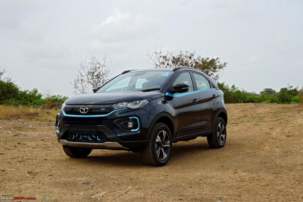 Népal, passion pour voitures électriques: pays moins développés. 274 Ce pays, considéré comme un des plus pauvres au monde, fonce droit dans la voiture électrique