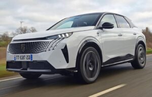 Peugeot offre une garantie record sur tous ses modèles électriques, mais à une seule condition