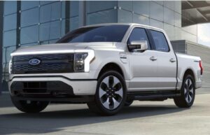 Le pickup électrique de Ford débarque en Europe et vole la vedette au Tesla Cybertruck
