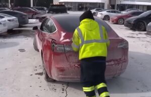 Des Tesla gelées et paralysées : la vague de froid provoque le chaos