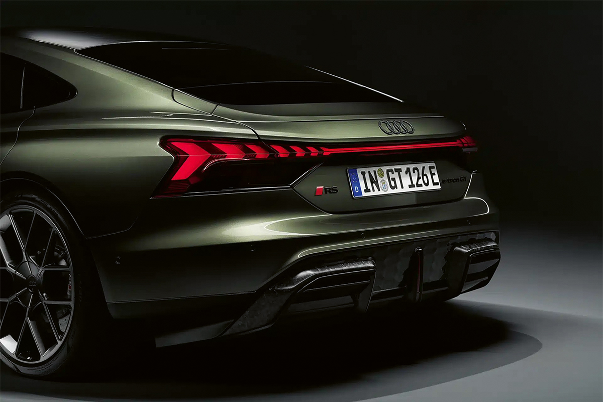 L'essentiel : Rappel de l'Audi e-Tron GT, feu vert pour la BMW Skytop M8 Targa et Mercedes x Moncler. 3 Rappel pour e-Tron GT