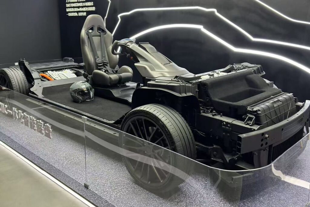 Le fournisseur de Tesla rend les voitures électriques plus sûres que les voitures thermiques 67 Bedrock CATL