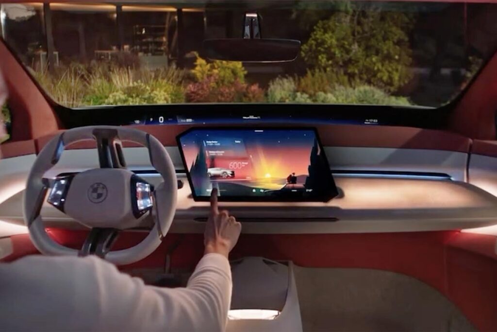 BMW mise sur le tout tactile : les boutons physiques disparaîtront des habitacles 161 BMW réinvente l’habitacle : adieu les boutons, place au tout digital