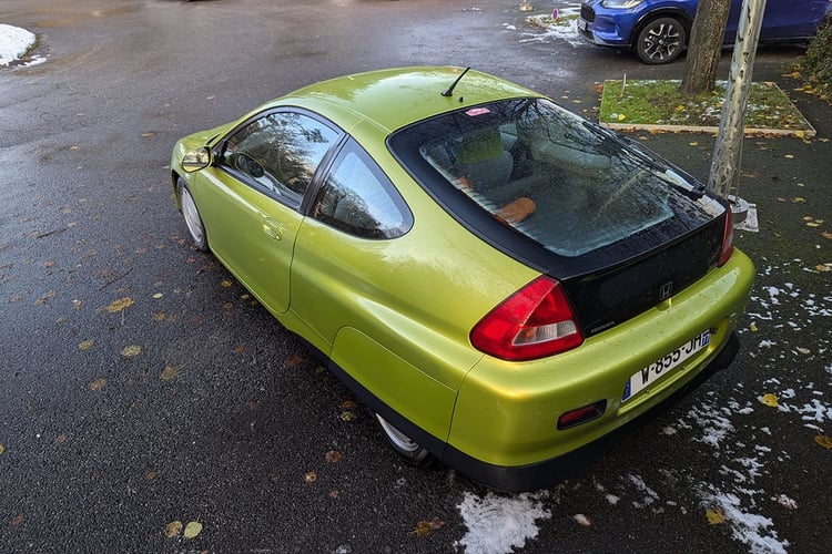 Essai-Retro-Honda-Insight-2000-06 1736881405 722 Essai retro La Honda Insight soucoupe volante ecologique