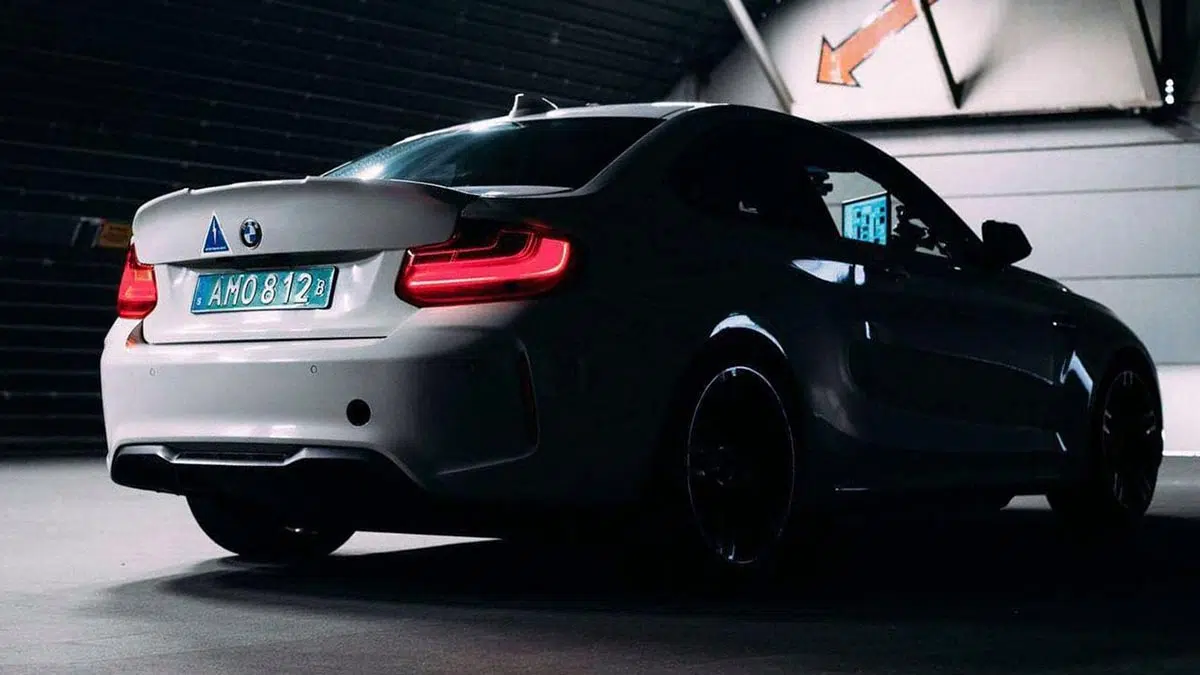 Ce secret choquant de BMW M : découvrez ‘La Bête’, son incroyable monstre électrique ! 2 Vue arrière du prototype 'The Beast' sans camouflage.