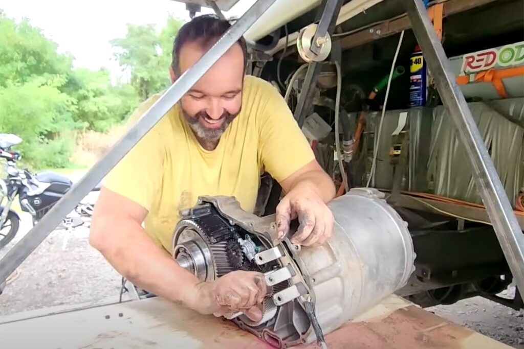 Cette incroyable initiative : Transformez un camion en véhicule solaire qui change tout ! 7 Photo de Philippe SCHWOERER